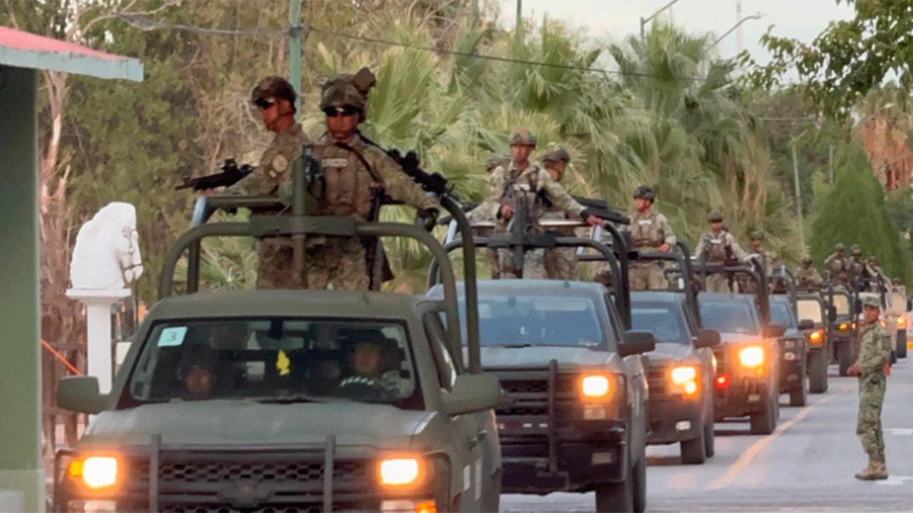 Sinaloa: Aseguran camioneta que habría sido usada para colocar mantas en Culiacán