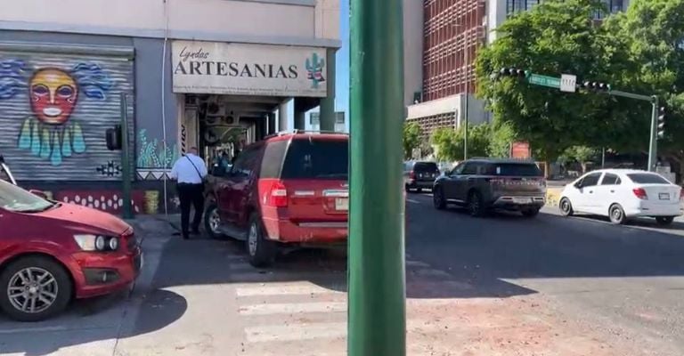 El conductor perdió el control de la unidad.