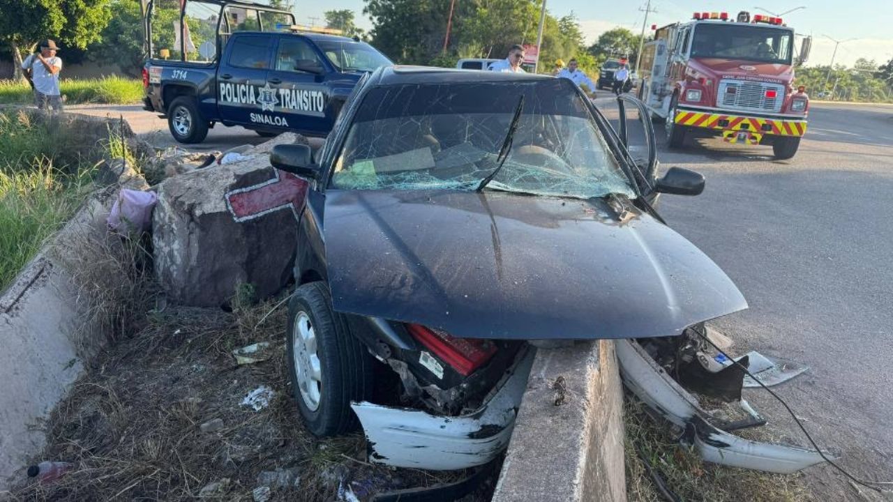 Tragedia en Sinaloa: Automovilista pierde la vida tras chocar con un muro de contención
