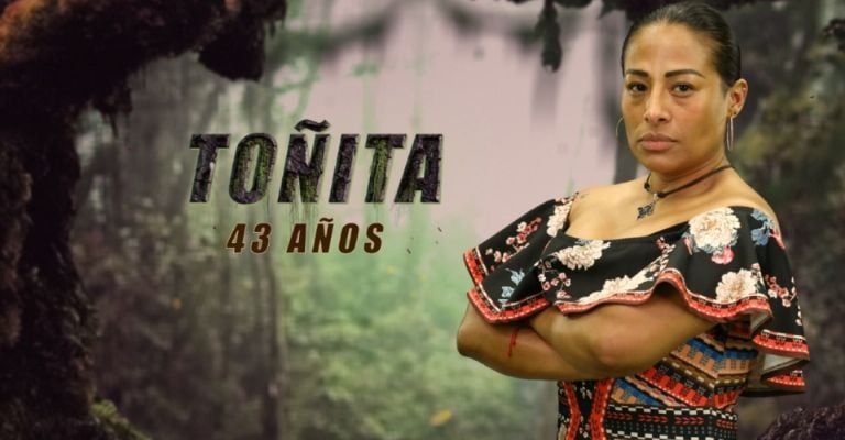 Toñita se accidenta en aeropuerto y sale en sillas de ruedas