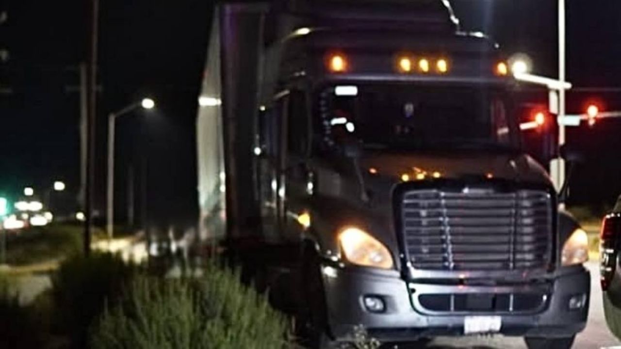 Hombre fallece en el hospital tras ser arrollado por tráiler en Saltillo; detienen al chofer