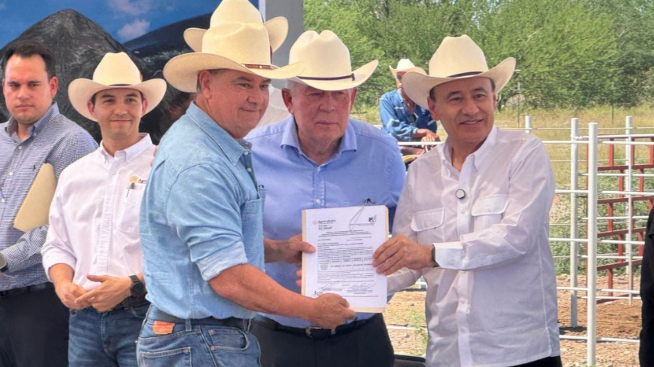 Sonora: Alfonso Durazo entrega los primeros apoyos a ganaderos del programa emergente