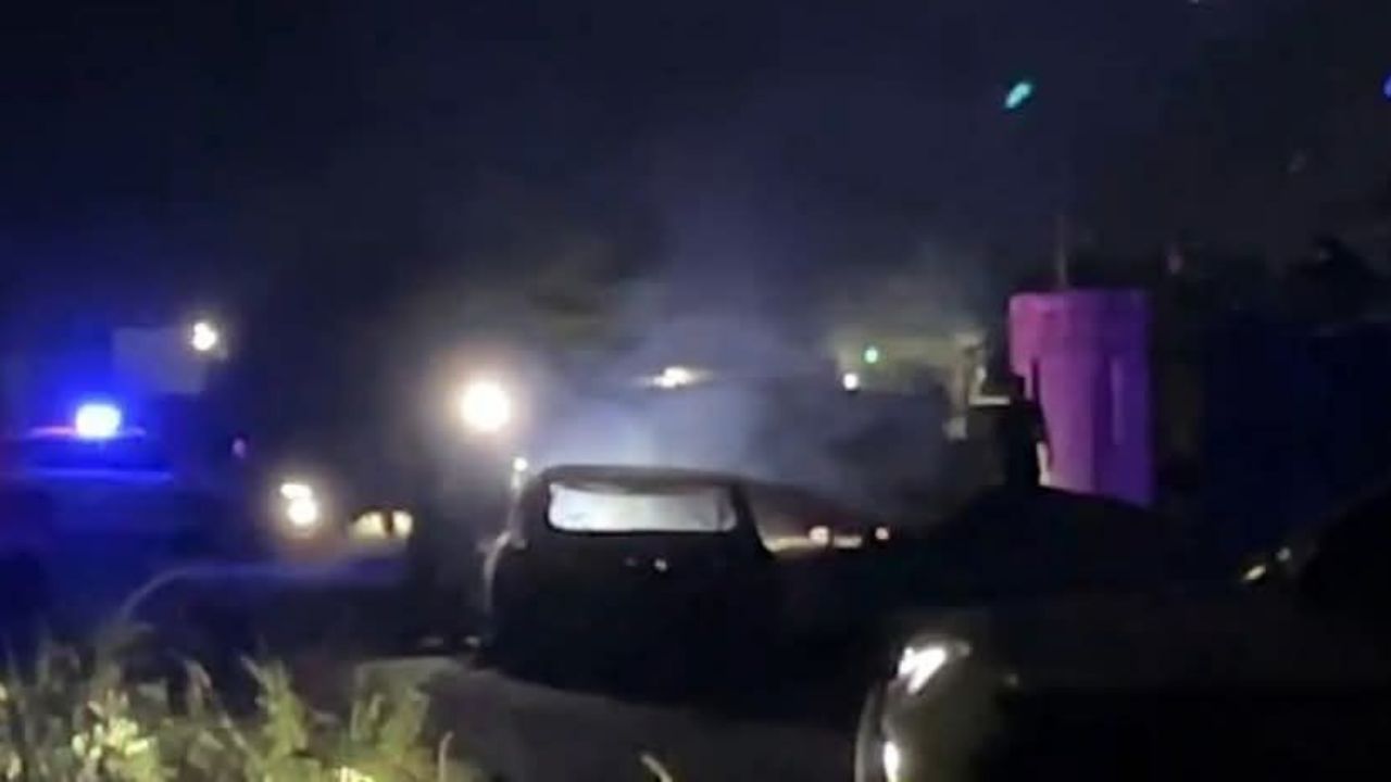 Violencia en Sonora: Al interior de auto en llamas, hallan restos humanos calcinados