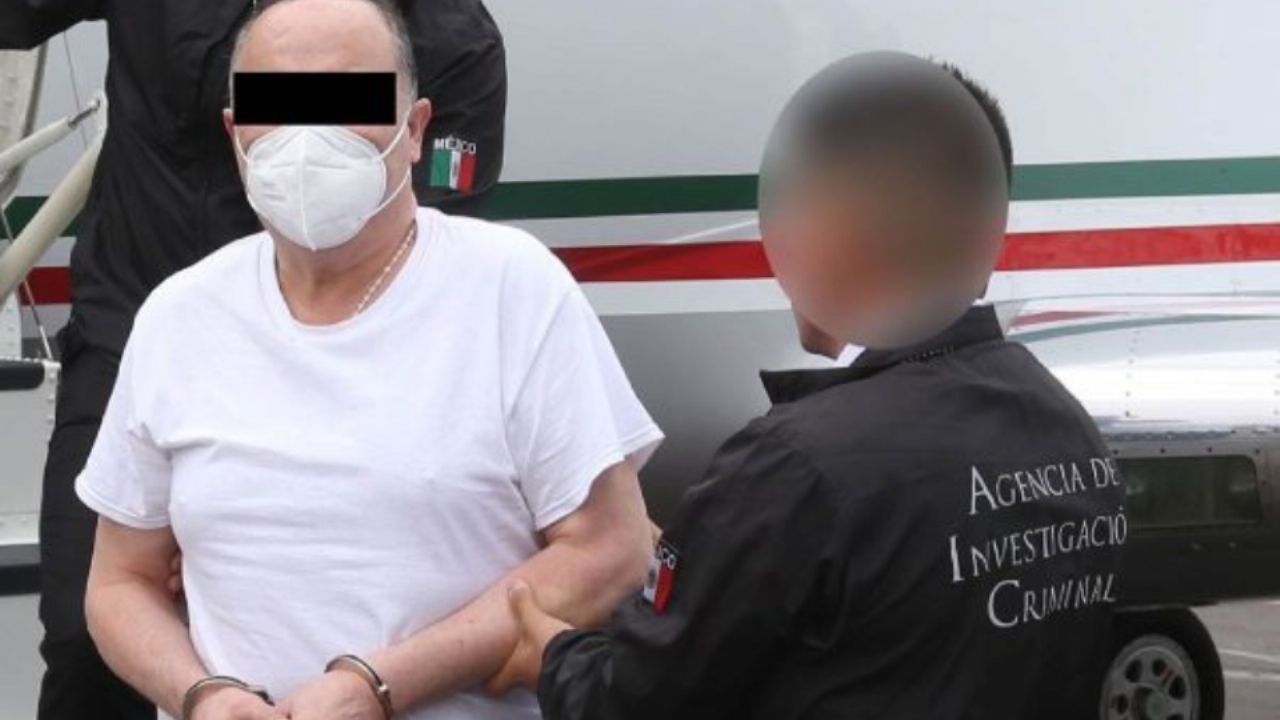 Trasladan al exgobernador de Chihuahua César Duarte para comparecer ante la FGR en CDMX