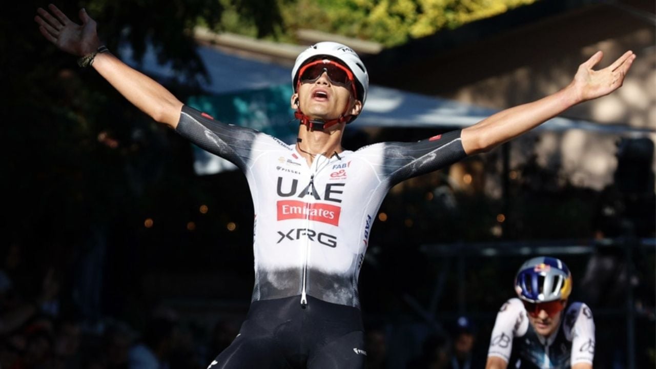 Isaac del Toro sigue haciendo historia; gana el Giro de Emilia y llega a 14 triunfos en el año