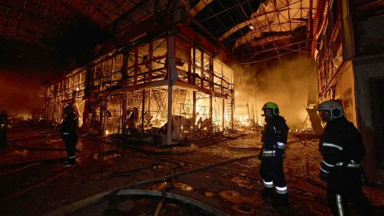 Guerra: Rusia bombardea toda Ucrania con drones y misiles; reportan al menos 5 muertos