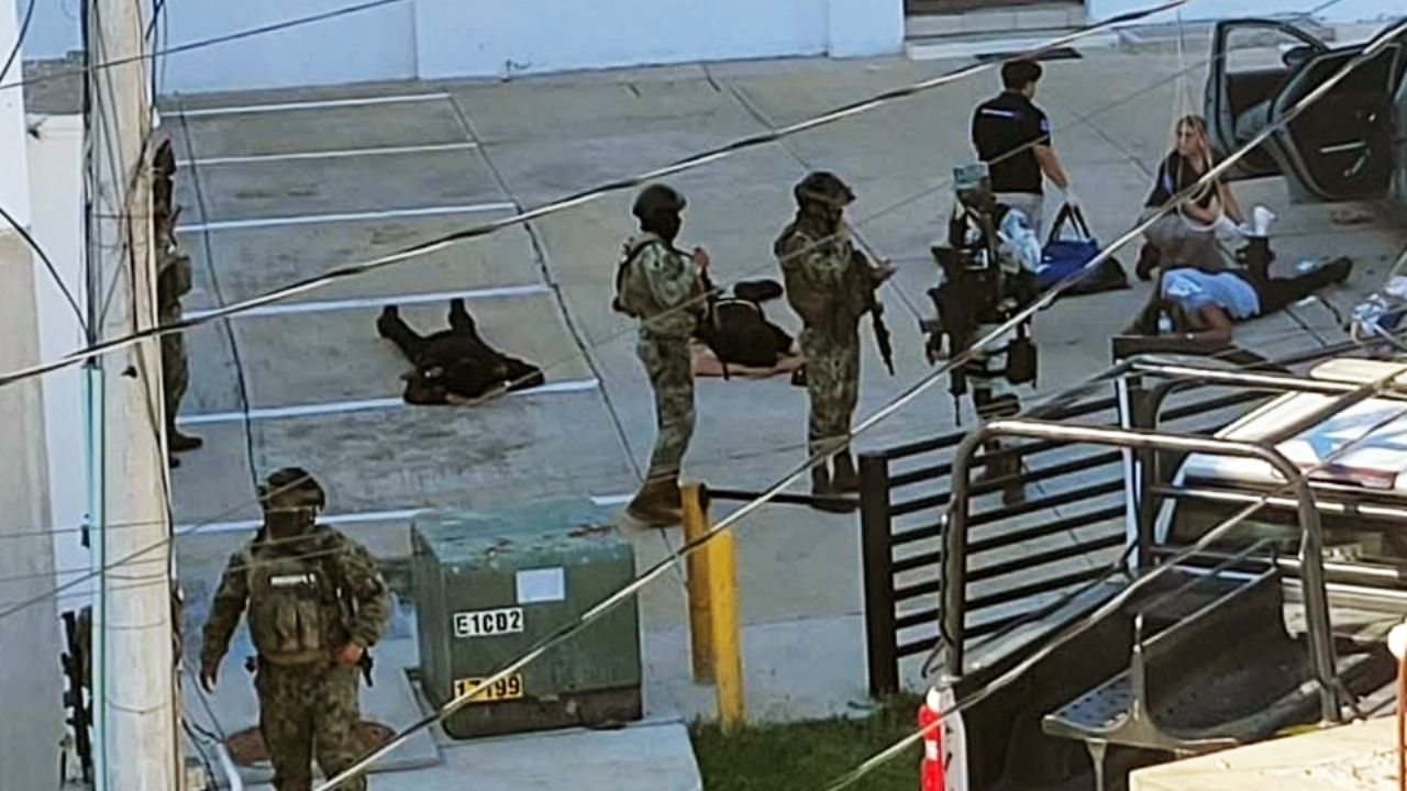 Cinco sicarios detenidos y armas largas incautadas tras persecución y tiroteo en Mazatlán