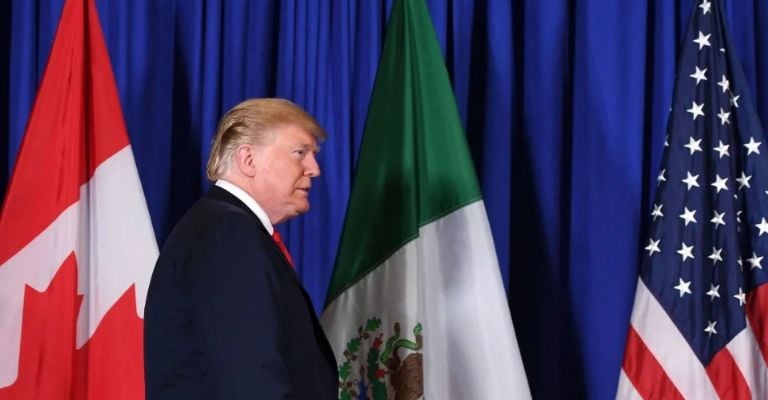 Trump pide negociar T-MEC con México y Canadá