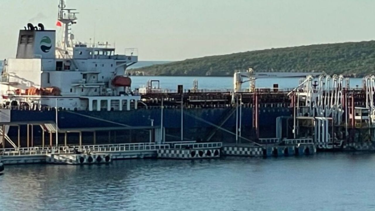 Buque con bandera de Singapur continúa retenido en el Puerto de Guaymas
