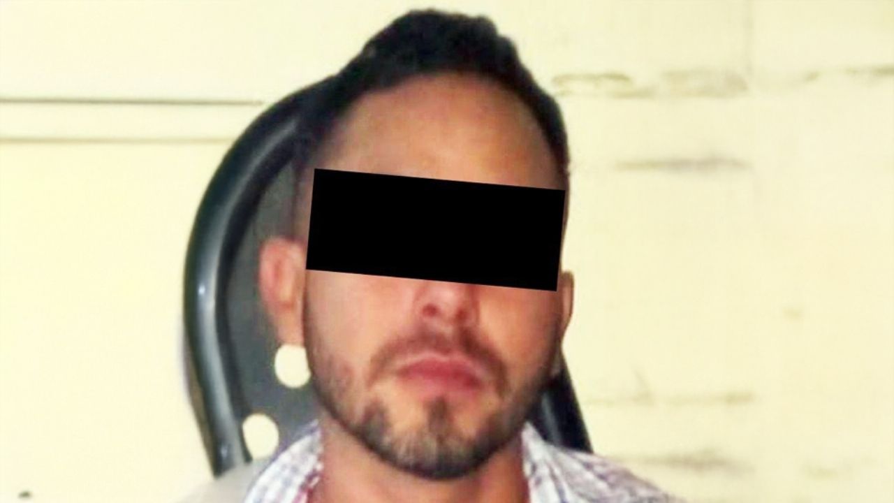 Lo detuvieron por llevar droga y resultó con orden de arresto por asesinato en Sonora