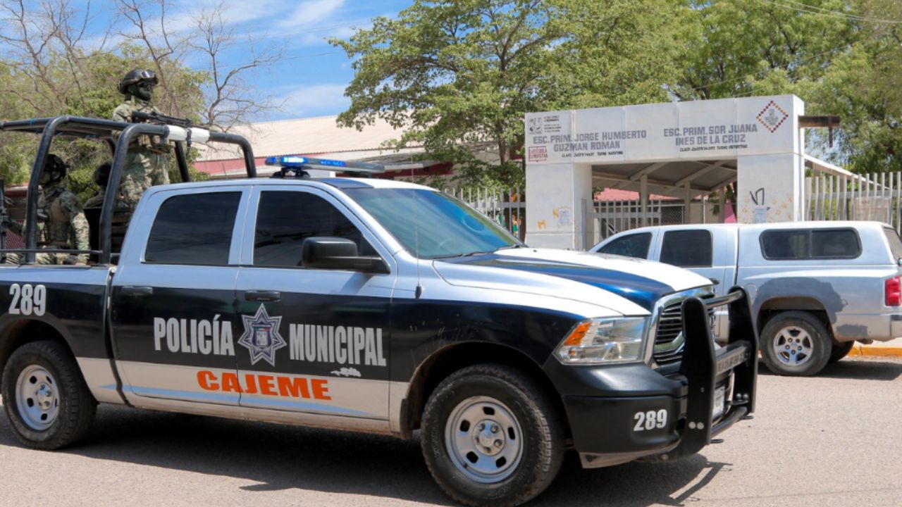 Choque entre motoneta y camioneta en la Ladrillera deja una mujer lesionada en Ciudad Obregón