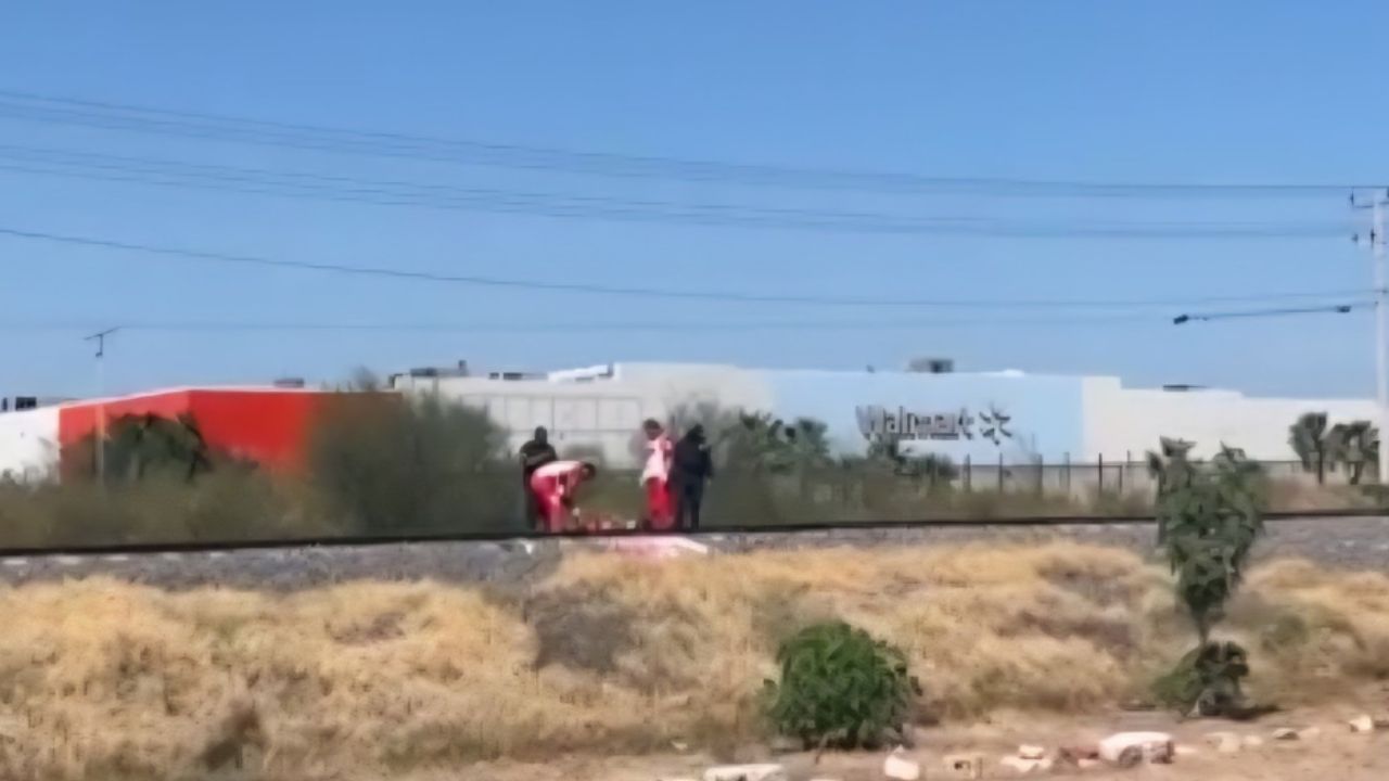 (FOTOS) Tragedia en Ciudad Obregón: Tren arrolla a mujer y provoca amputación de su pierna izquierda