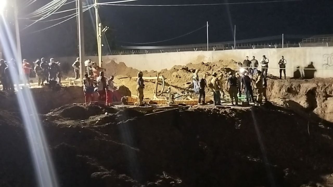 Pánico en Ciudad Obregón: Trabajadores del Oomapasc quedan atrapados tras derrumbe de obra