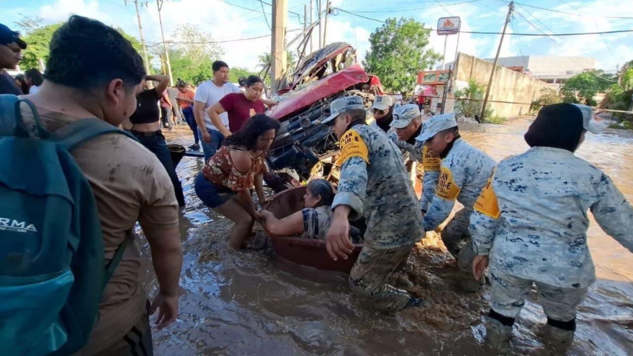 Tragedia en México por torrenciales lluvias: Sube a 44 la cifra de muertos; Sheinbaum visita estados afectados