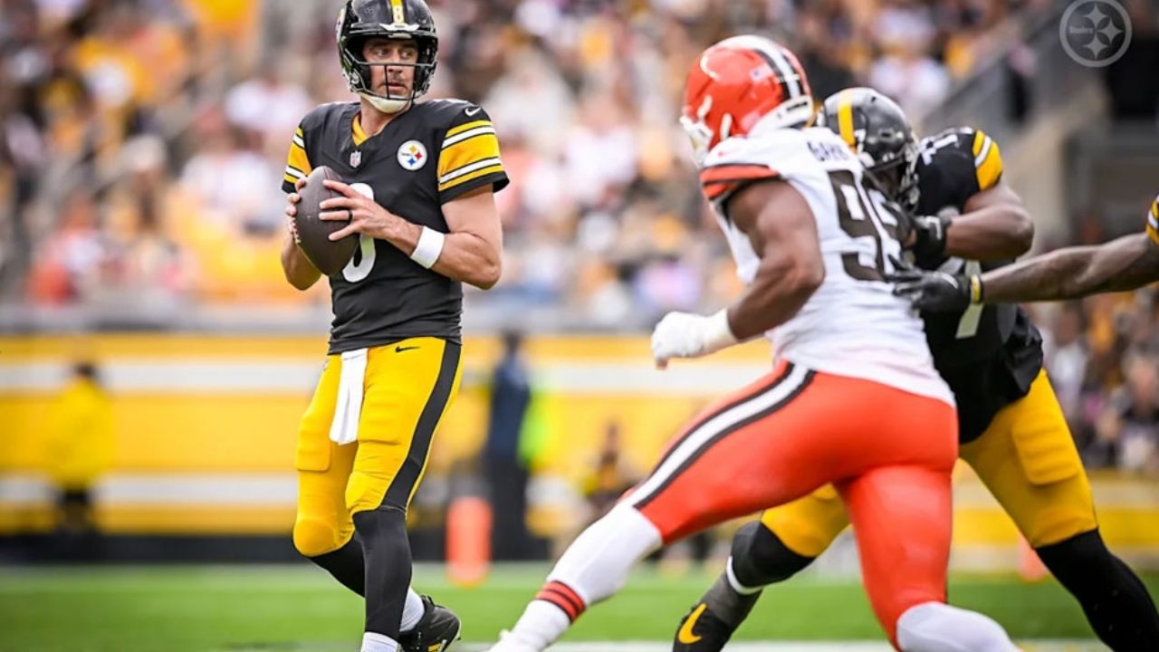 Rodgers lanza dos TD y los Steelers mantienen su dominio en casa sobre los Browns
