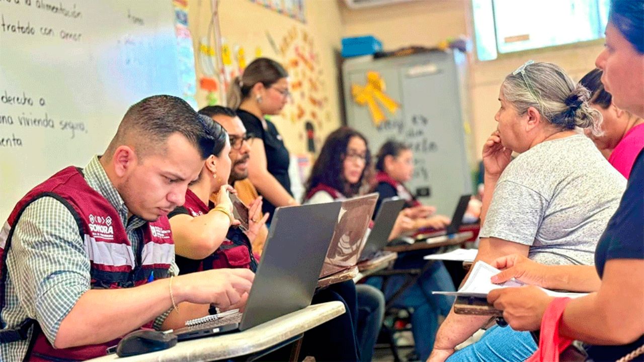 Denuncian en Sonora a ‘coyotes’ que sacan provecho de inscripciones a becas