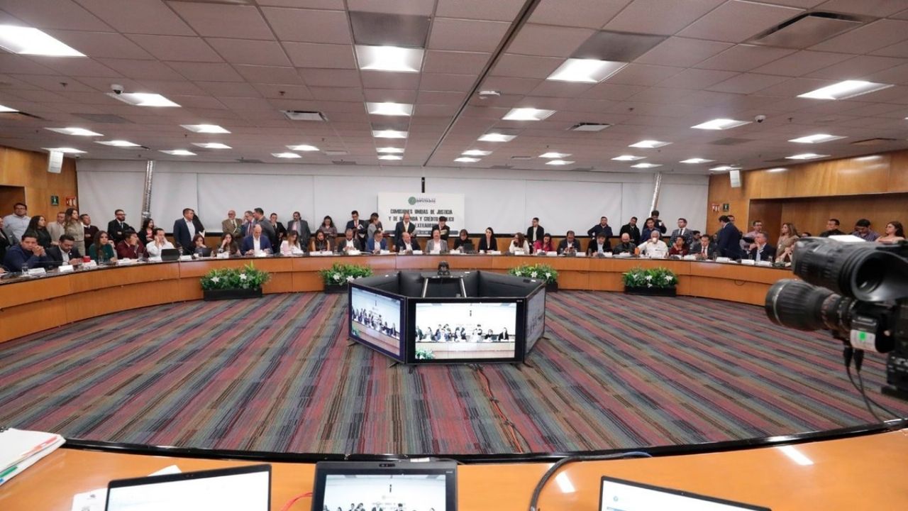 Diputados aprueban en comisiones la reforma a la Ley de Amparo impulsada por Sheinbaum