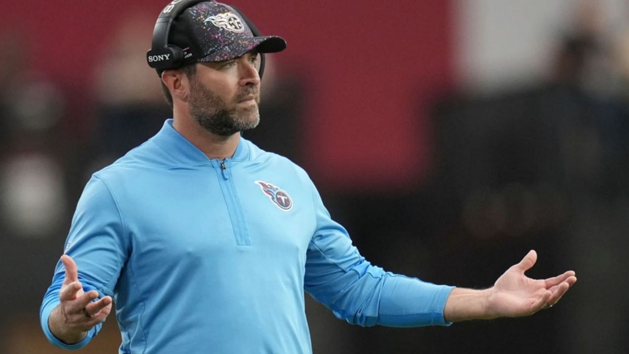 Rueda la primera cabeza en la NFL; los Titans despiden a Brian Callahan