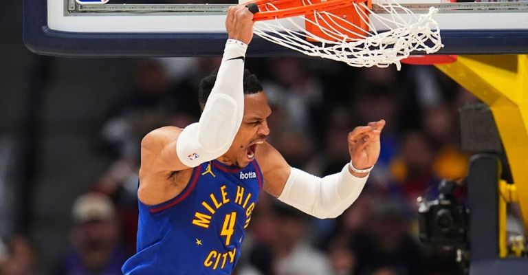 El polivalente jugador volverá para una campaña más