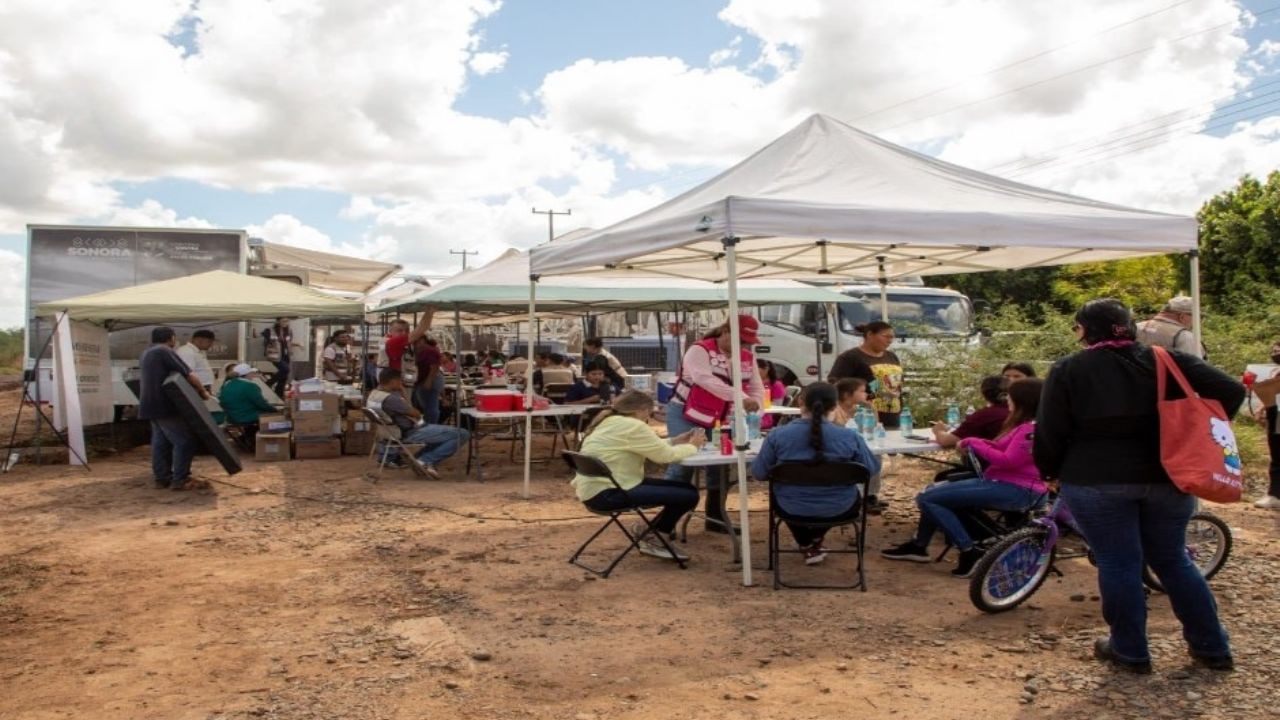 Llevan jornada de salud y atención médica a familias afectadas por ‘Raymond’ en Estación Oroz