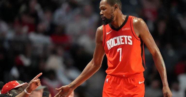 El veterano jugador podría finalizar su carrera en Houston