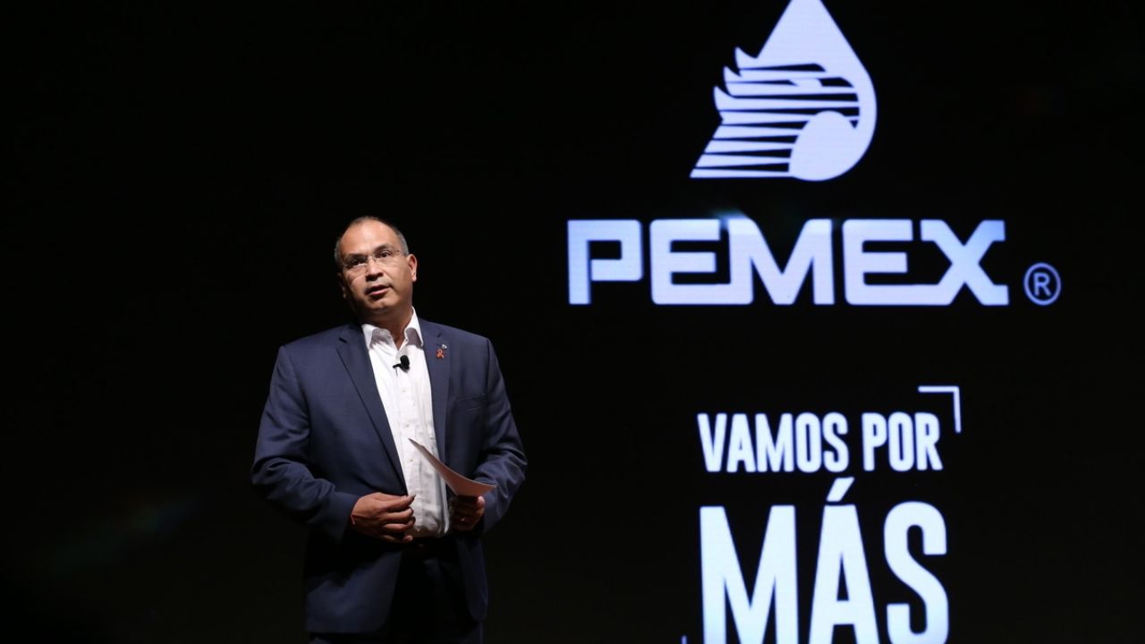 Carlos Treviño, exdirector de Pemex, sigue detenido en EU: Confirma Claudia Sheinbaum