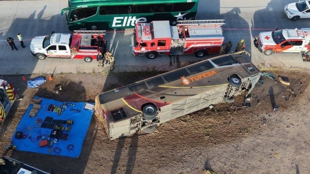 Lanzan orden de arresto contra choferes de autobús volcado en carretera Guaymas-Hermosillo