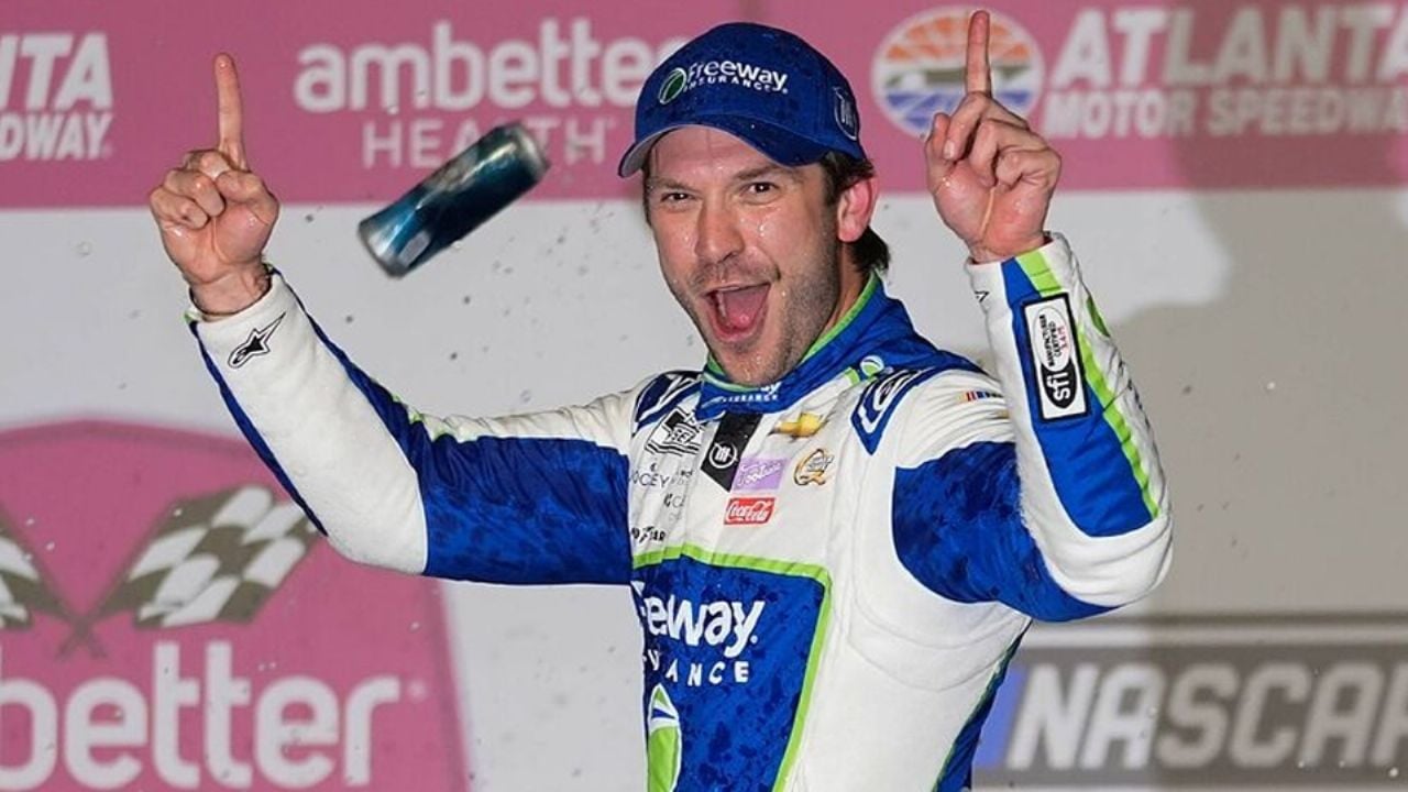 Piloto mexicano firma contrato en NASCAR; Daniel Suárez correrá para Spire Motorsports en 2026