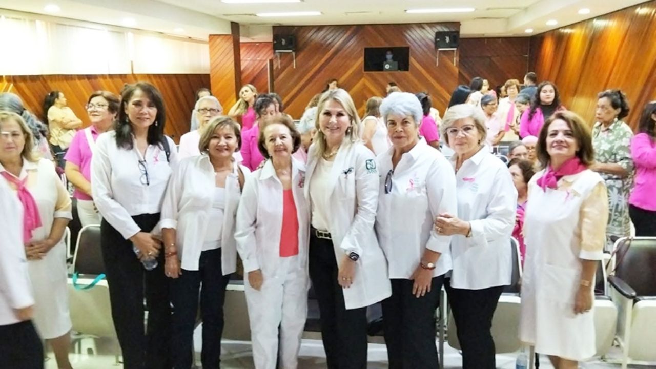 Entregan prótesis mamarias artesanales a mujeres sobrevivientes de cáncer en IMSS Ciudad Obregón