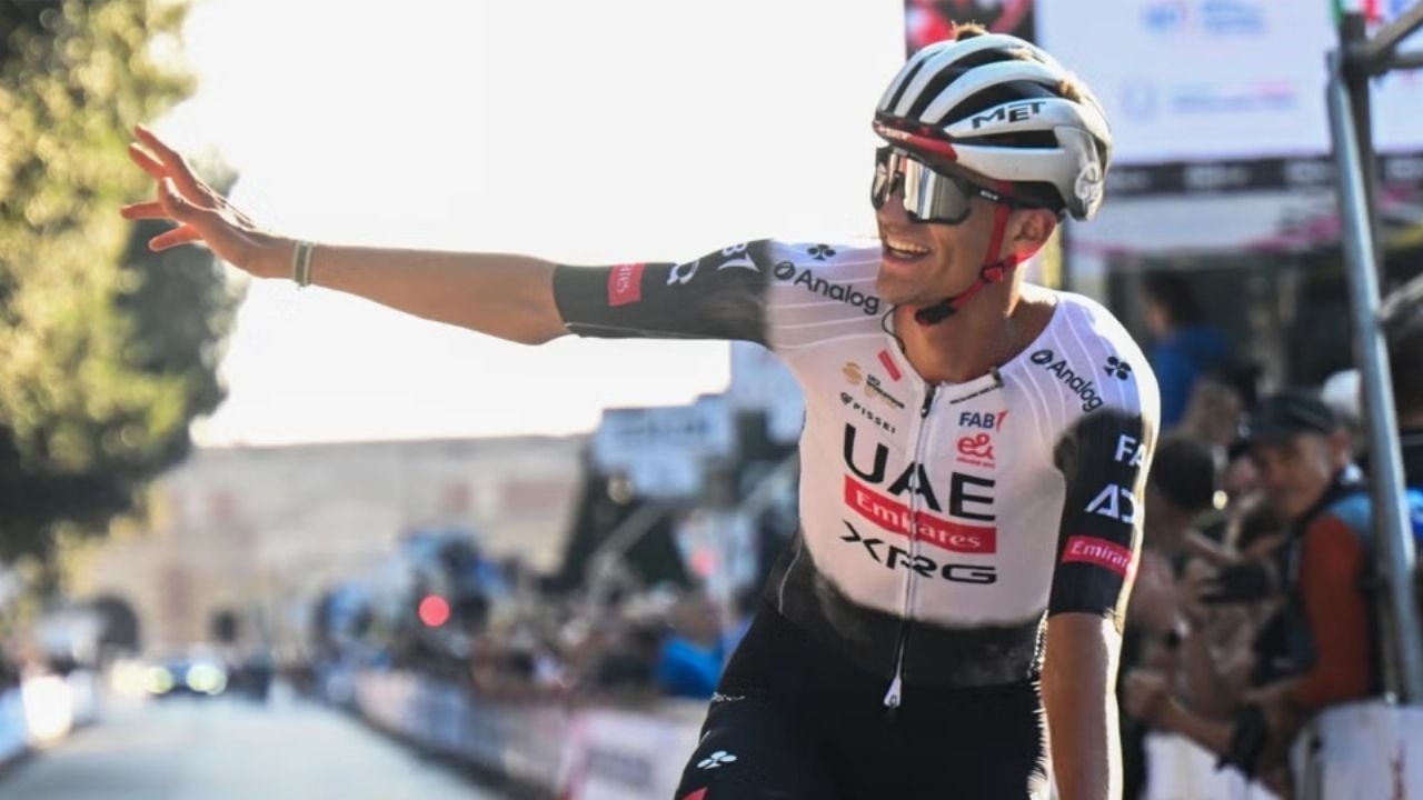 Isaac del Toro es nominado al Vélo d’Or; el mexicano podría ser nombrado como el ‘Ciclista del Año’