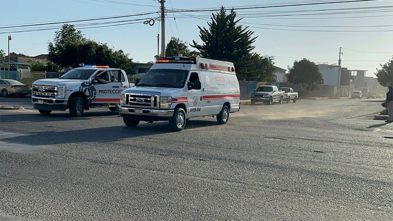 Ensenada: Evacúan Poder Judicial Federal tras fuga de gas, dos personas requirieron atención médica