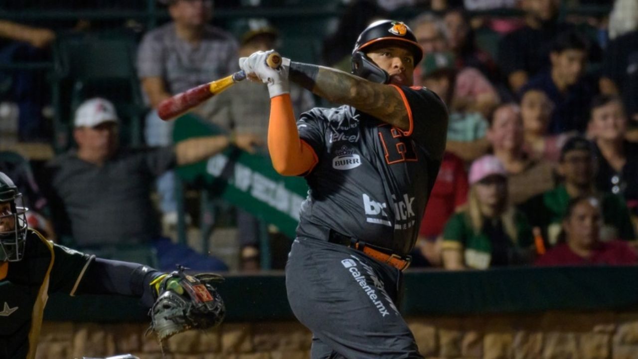 Naranjeros de Hermosillo remonta y gana el primero contra Los Mochis