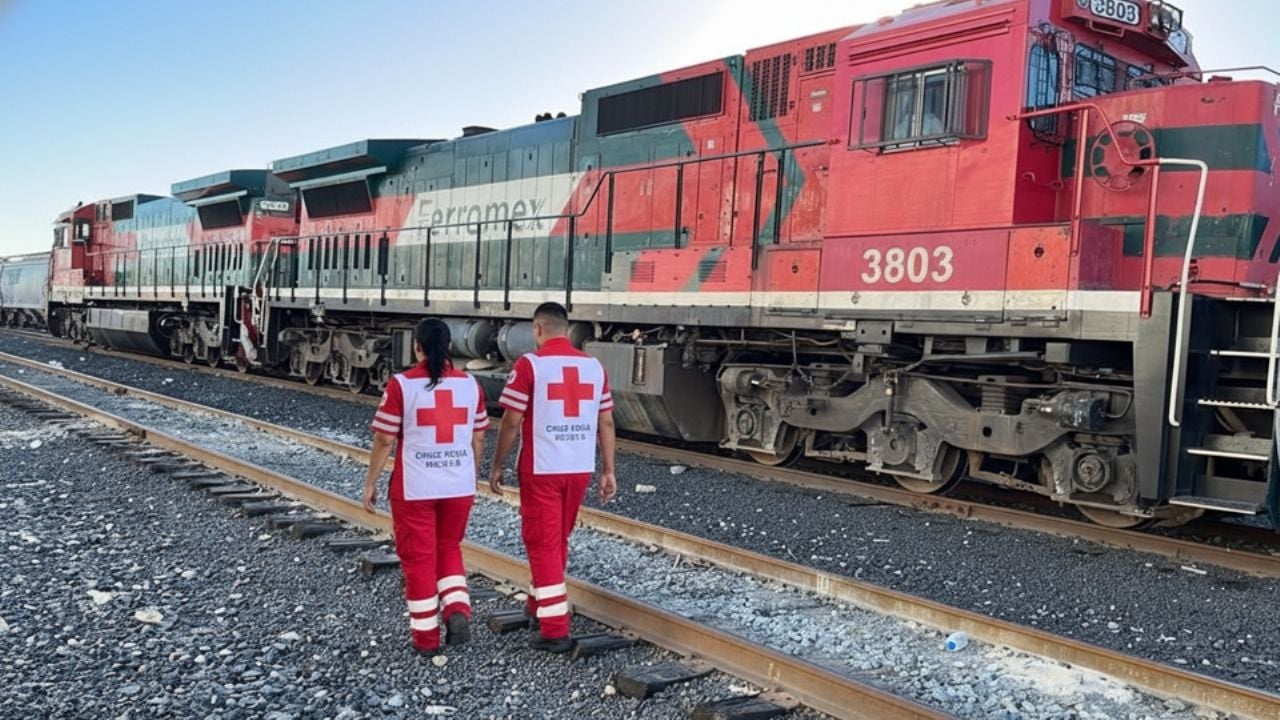 Chocan de frente dos locomotoras en el parque industrial de Hermosillo; hay dos lesionados