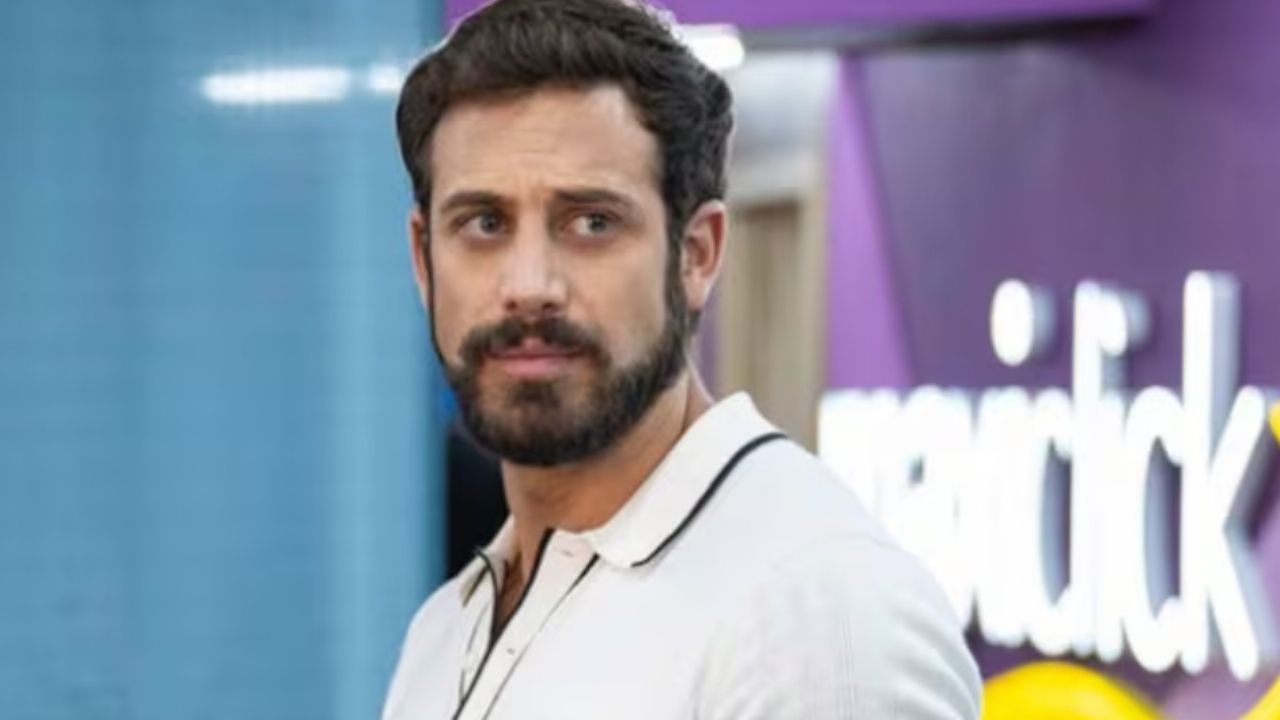 Su padre lo desconoce: Actor de Televisa salió del clóset y confiesa que su padre lo sacó de su vida