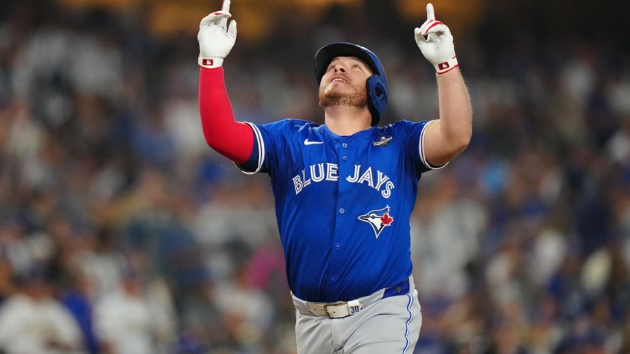 Kirk vive una postemporada de ensueño para un jugador mexicano y para un receptor