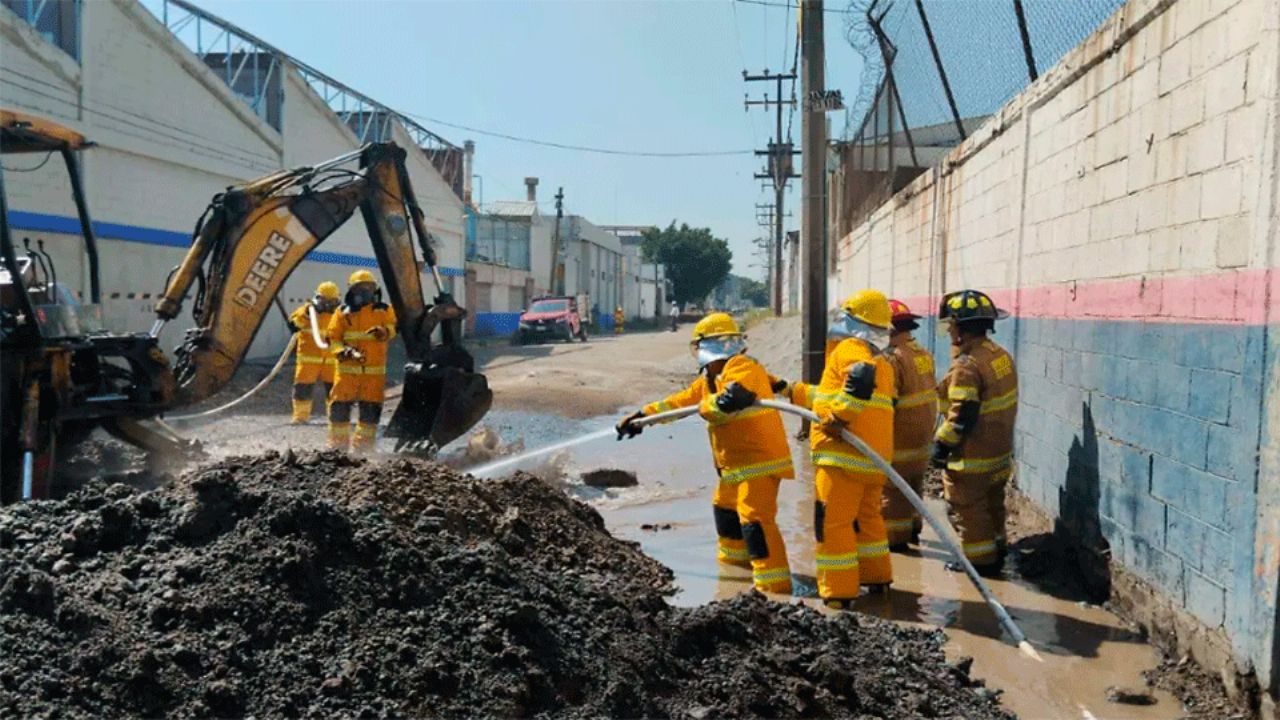 Fuga de gas natural provoca movilización en Ecatepec; autoridades logran controlarla
