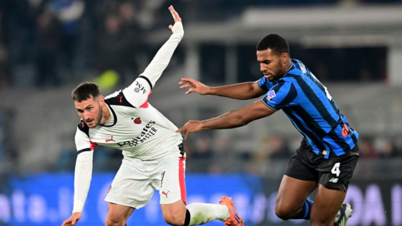‘Santi’ Giménez sin marcar y lesionado; el AC Milan empata con el Atalanta y se aleja del liderato