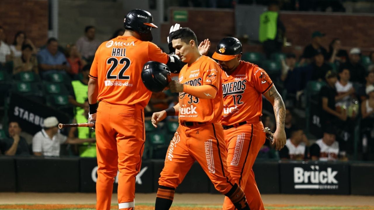 Con ‘walk off’, los Naranjeros dejan en el terreno a los Tomateros e igualan la serie