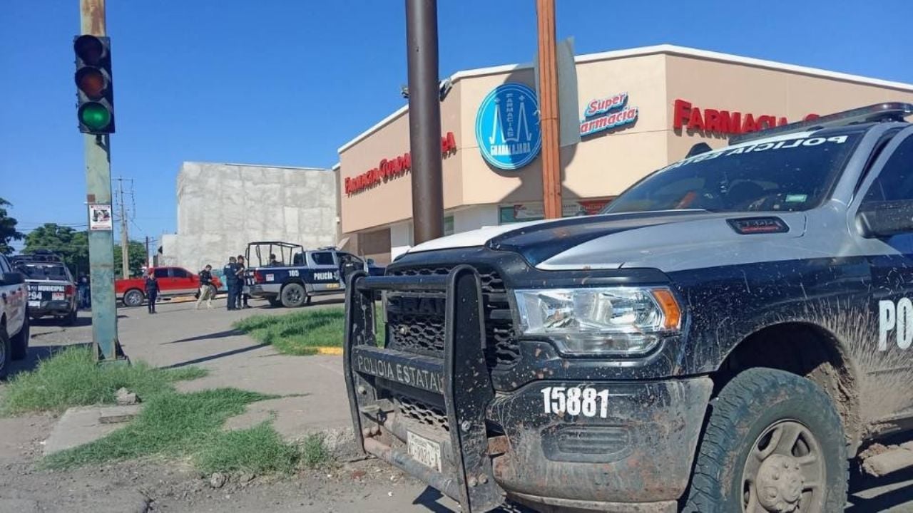 Alerta en Ciudad Obregón por hombre que intentó lanzarse desde el techo de una farmacia