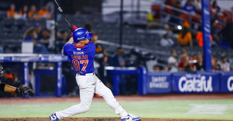 JJ Aguilar conecta imparable ante Hermosillo