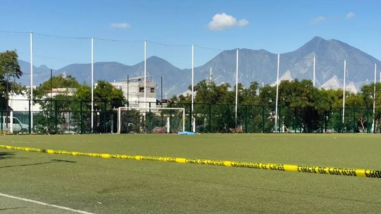 Tragedia en Nuevo León: Muere un adulto mayor mientras jugaba futbol al norte de Monterrey