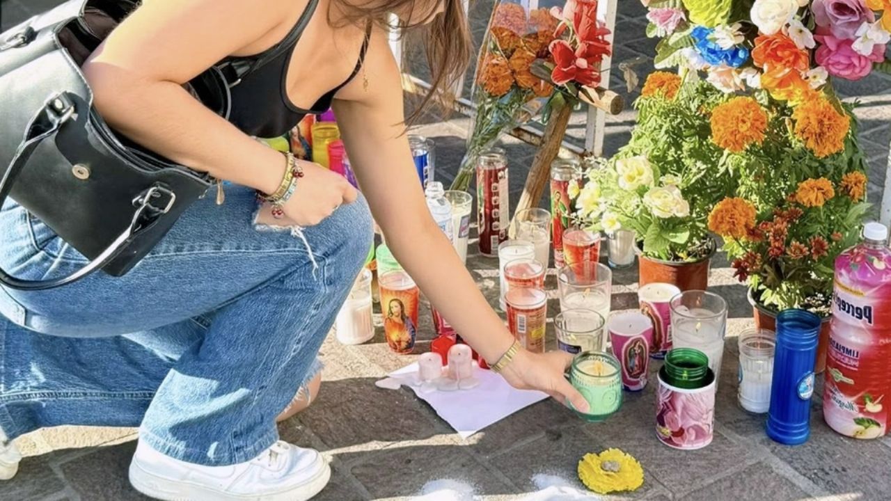Ciudadanos colocan altares de muerto en Waldo’s de Hermosillo; buscan honrar a las víctimas