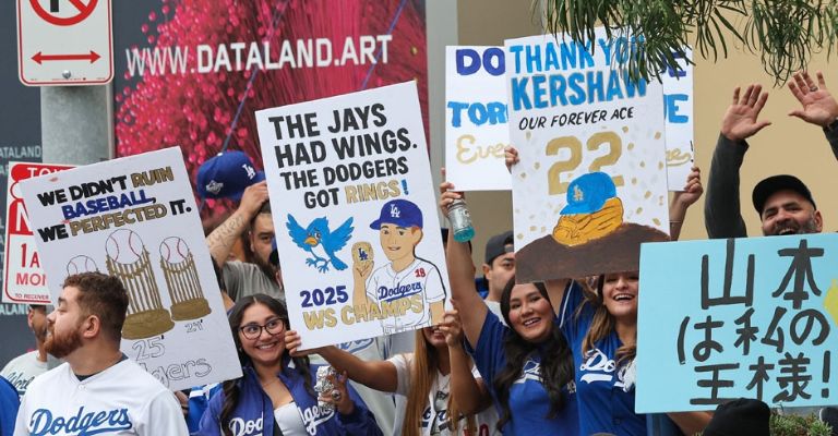 Miles de fanáticos vitorearon a sus héroes