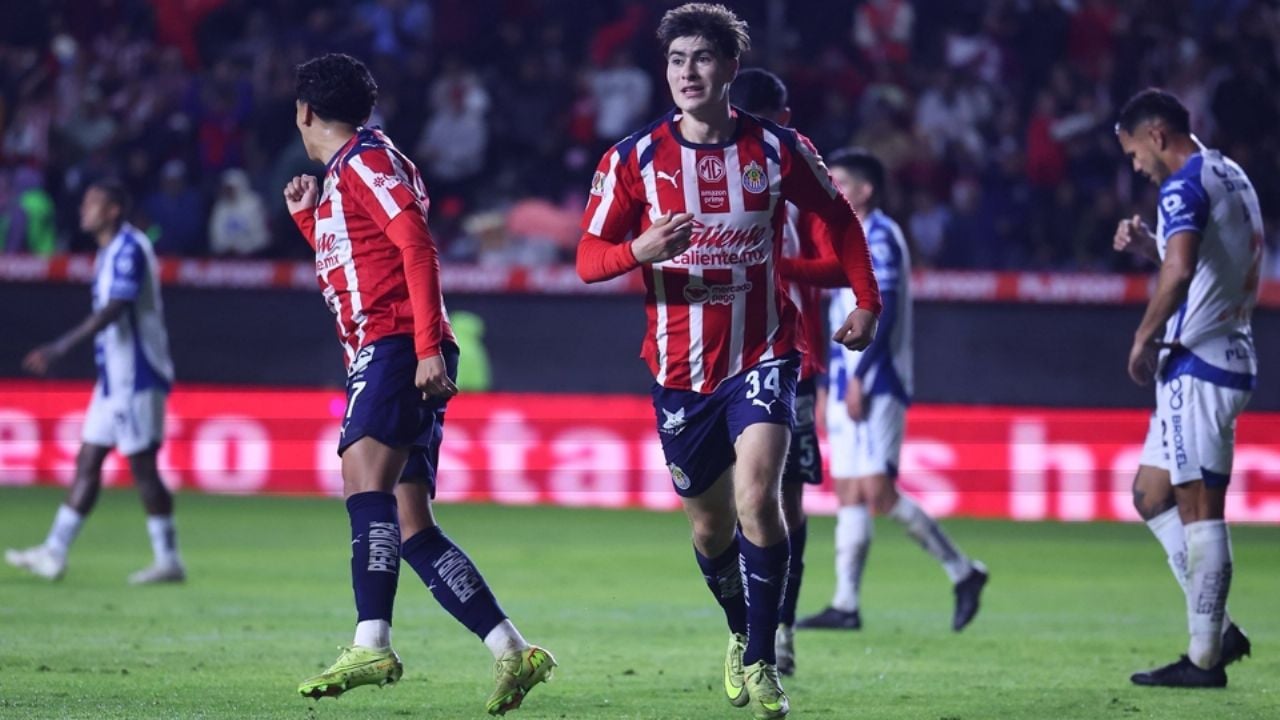 ‘Hormiga’ González vuelve a anotar con Chivas y empata el campeonato de goleo de Apertura 2025