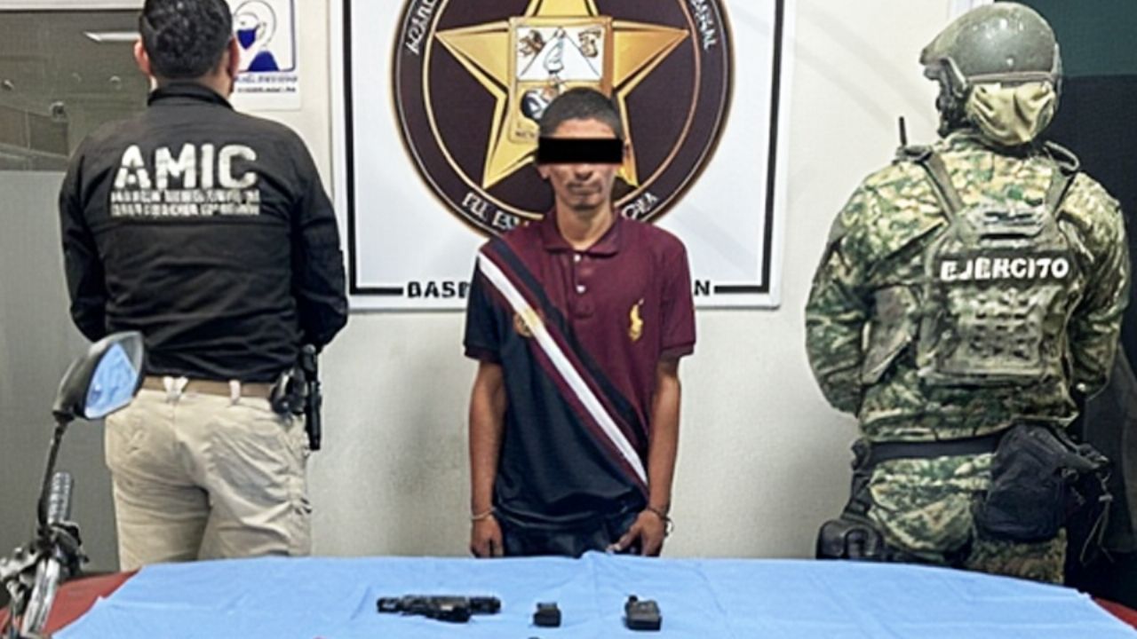 Detienen a presunto integrante de grupo criminal en ejido de Cajeme; llevaba pistola y radio