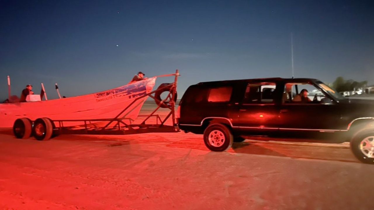 Estuvieron 2 días en altamar: Rescatan a dos pescadores varados frente a la costa de Sonora