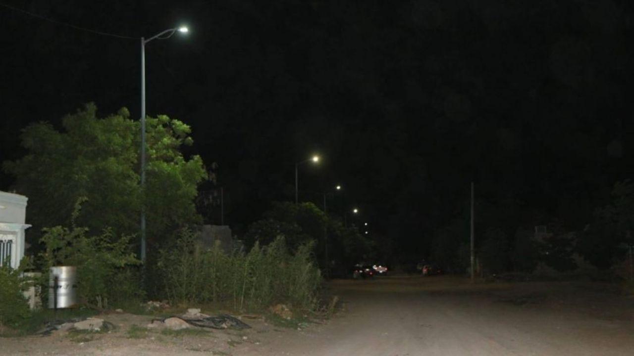 Elías Retes entrega nueva maquinaria para avanzar en rezago de alumbrado público en Navojoa