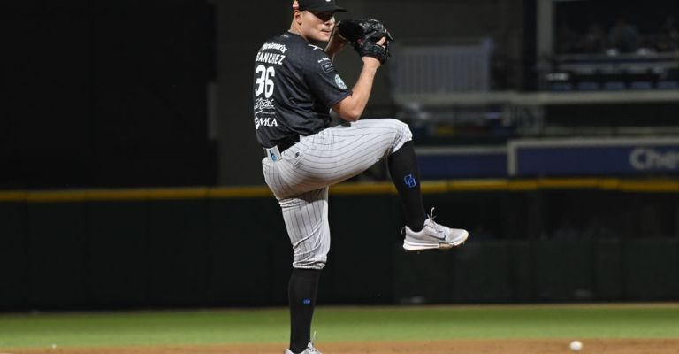 Sánchez se estrenó con Obregón