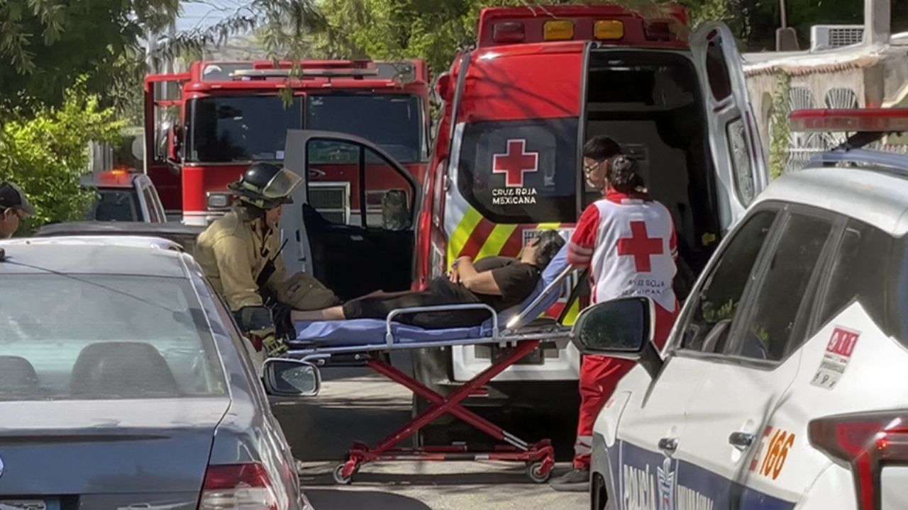 Tuvo que ser hospitalizada: Mujer resulta herida tras caerle el techo de su casa en Hermosillo