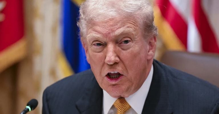 Trump anuncia bono de 2 mil dólares a cada estadounidense